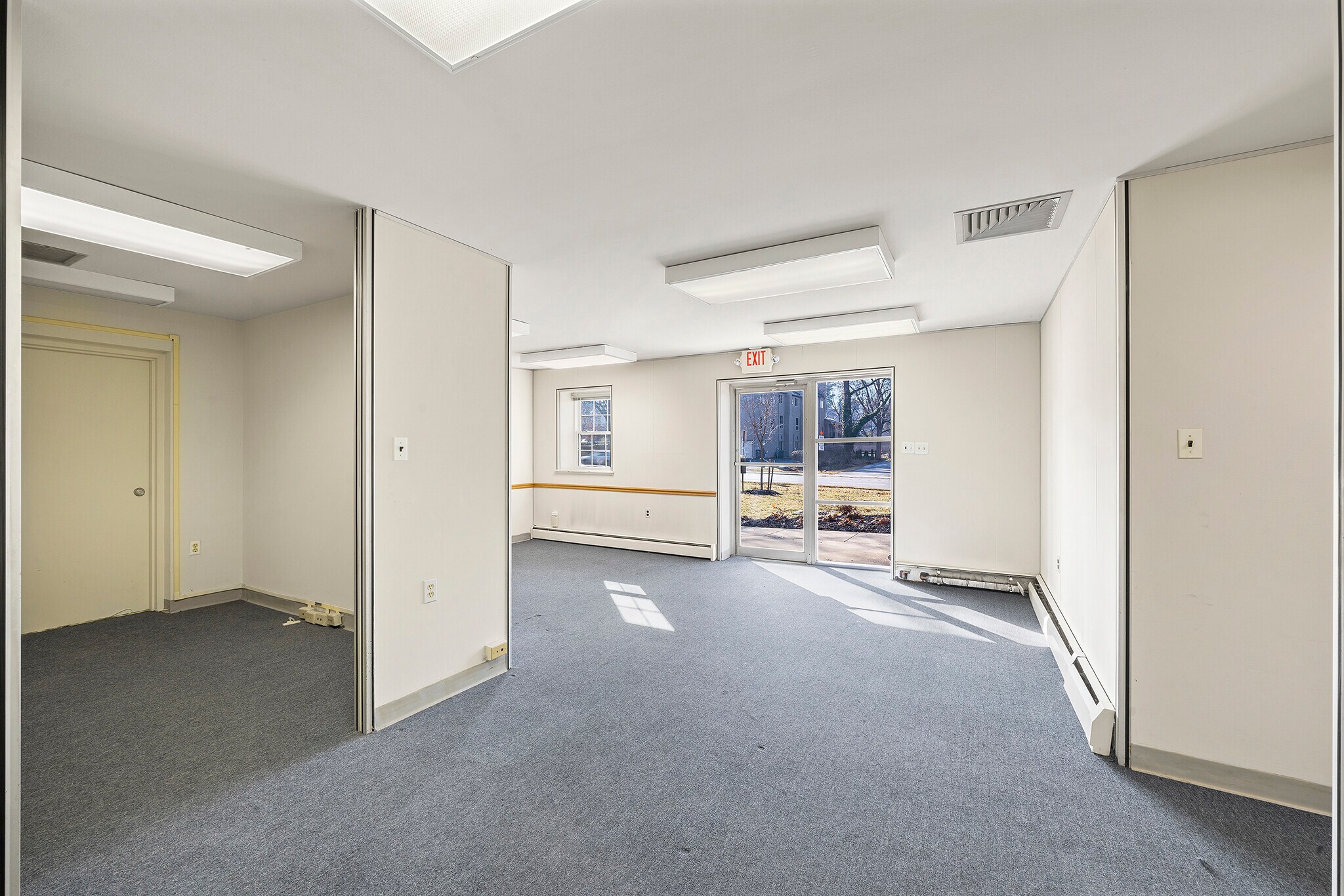 435 E Lancaster Ave, Wayne, PA 19087 Aberwyck Apartments