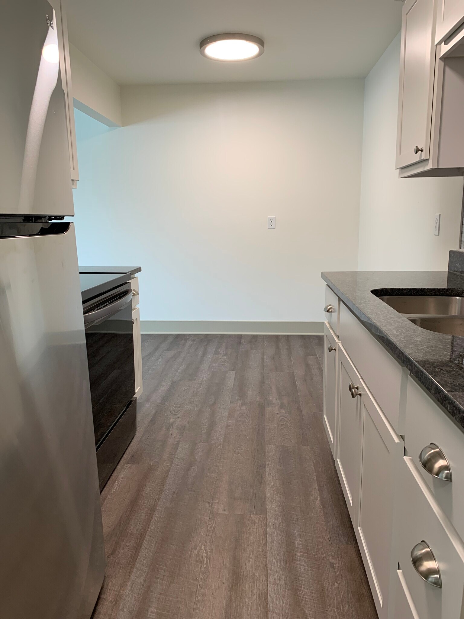 434 Blake Rd N, Hopkins, MN 55343 Creekview Apartments