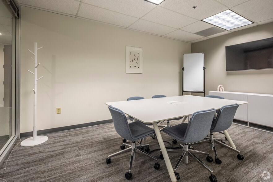 140 Stoneridge Dr, Columbia, SC for lease - Building Photo - Image 1 of 23