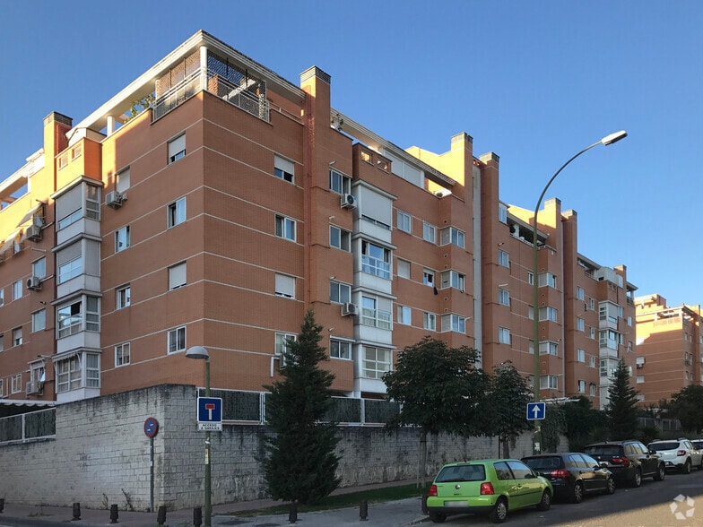 Calle de María Tubau, 17, Madrid, Madrid for sale - Primary Photo - Image 2 of 4