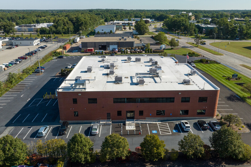 470 Myles Standish Blvd, Taunton, MA for lease - Building Photo - Image 2 of 25