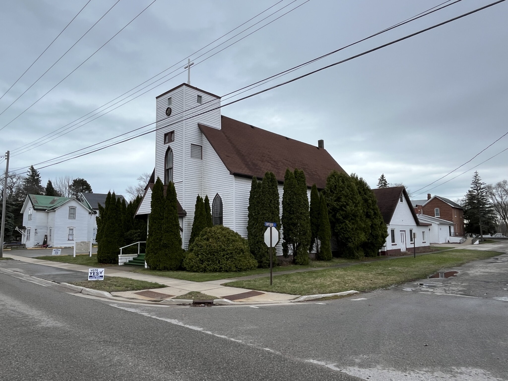 219 W River Rd, Oscoda, MI for sale Primary Photo- Image 1 of 11