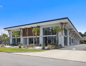 119 Persimmon St, Bluffton, SC for lease Interior Photo- Image 2 of 9