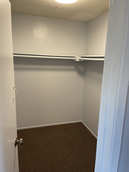 602 Karesh Ave, Pomona, CA for sale - Building Photo - Image 3 of 5