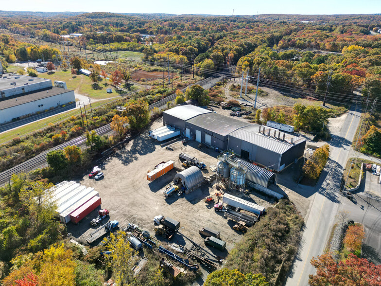 109 Creeper Hill Rd, North Grafton, MA for sale - Building Photo - Image 1 of 6