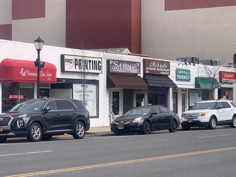 363365 Merrick Rd, Lynbrook, NY 11563