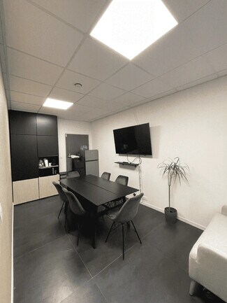 More details for 12 Rue Des Chauffours, Cergy - Office for Lease