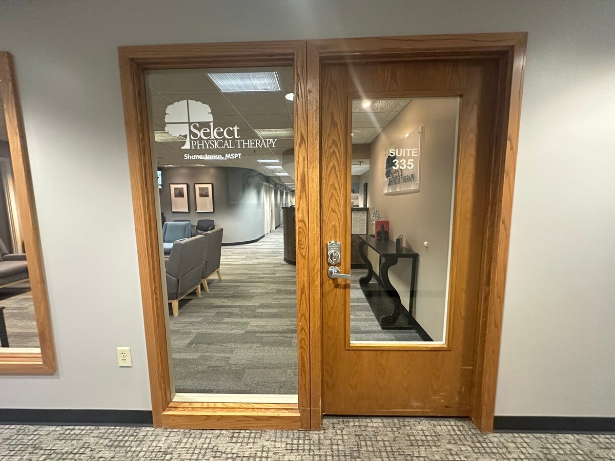 1919 S 40th St, Lincoln, NE 68506 - Unit 335 - - Interior Photo - Image 1 of 17