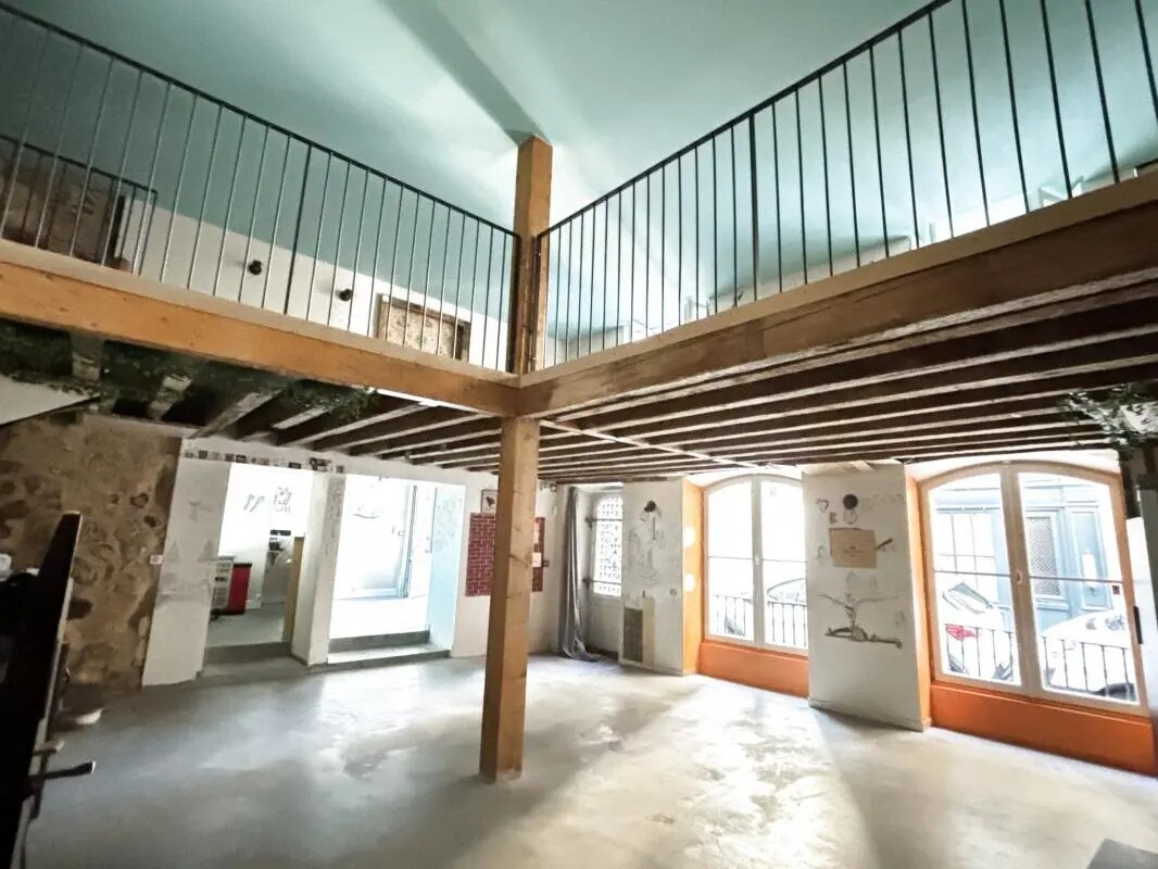 Retail in Bordeaux for lease Interior Photo- Image 1 of 11