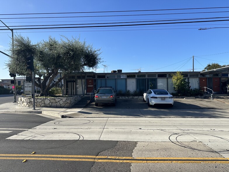 1126 N Flower St, Santa Ana, CA for sale - Building Photo - Image 2 of 8
