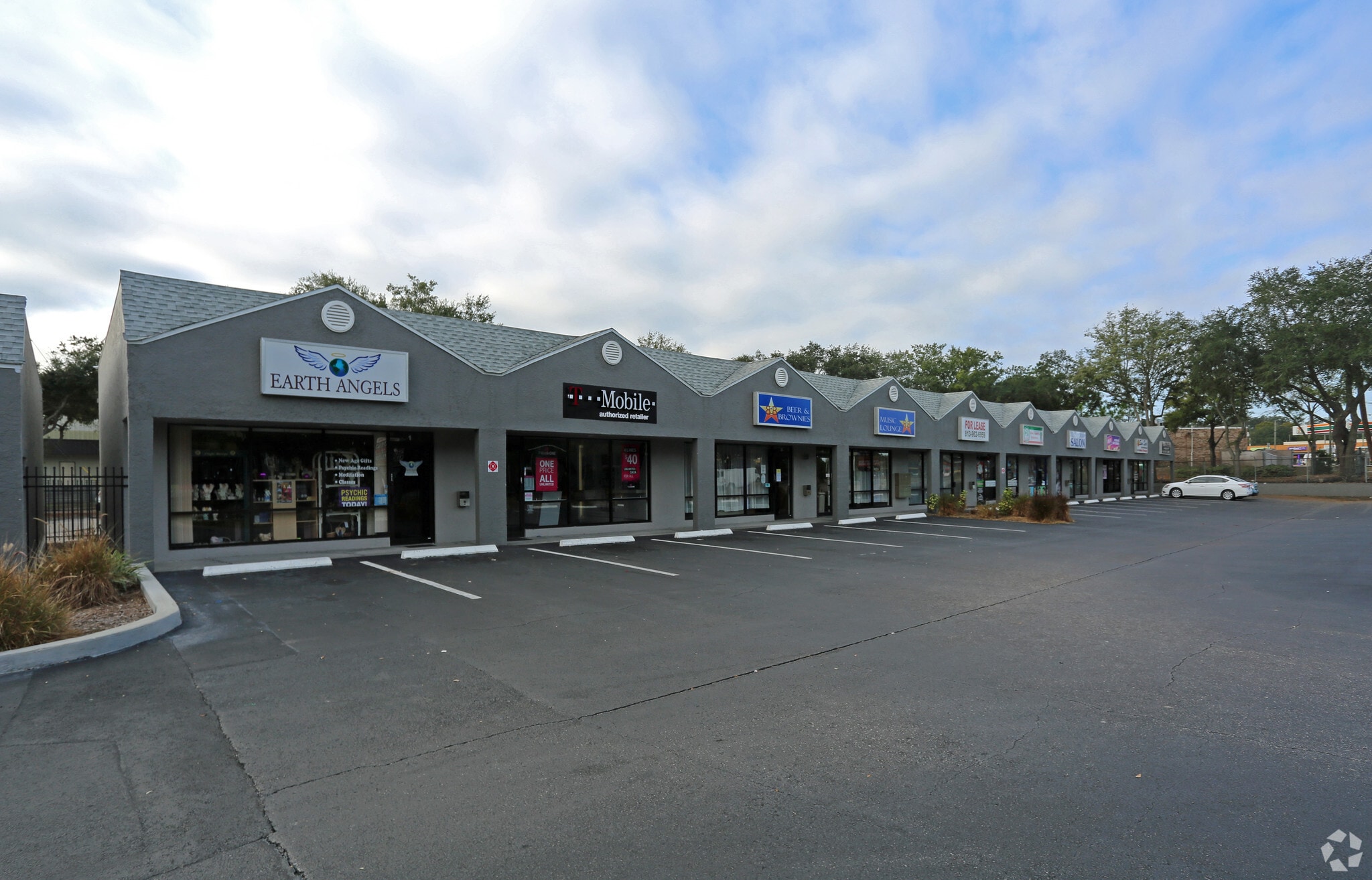 2312 W Waters Ave, Tampa, FL for lease Primary Photo- Image 1 of 10