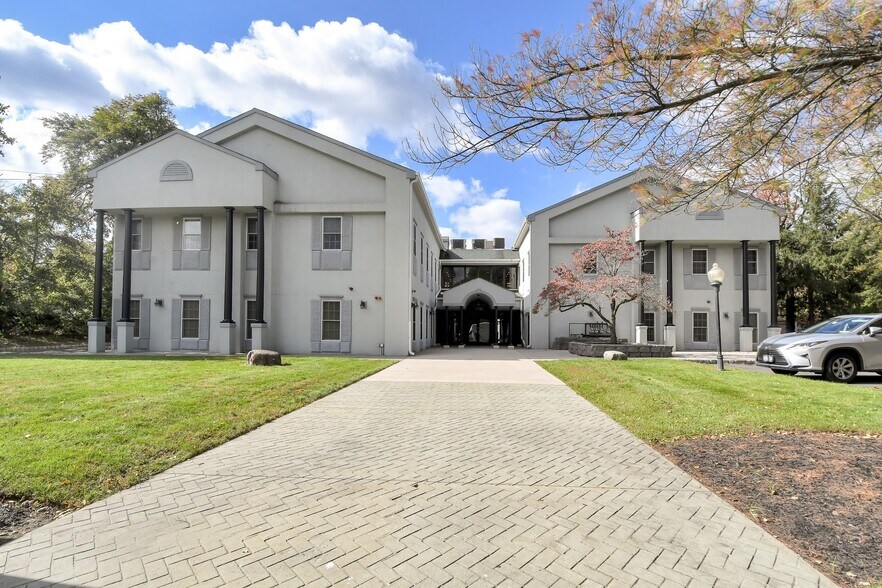 275 N Middletown Rd, Pearl River, NY for sale - Building Photo - Image 1 of 1