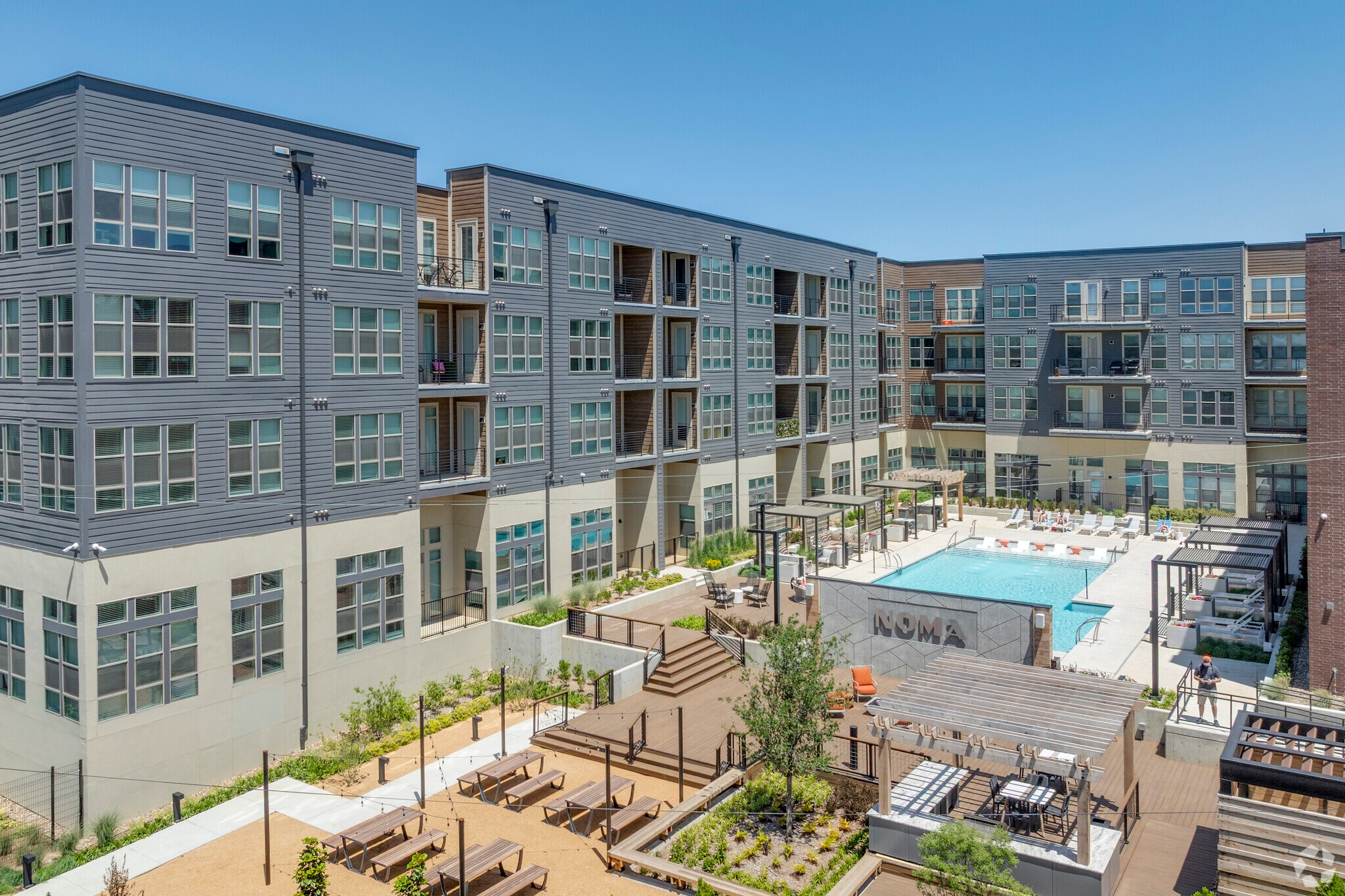 2219 E 11th St, Tulsa, OK for lease Primary Photo- Image 1 of 48