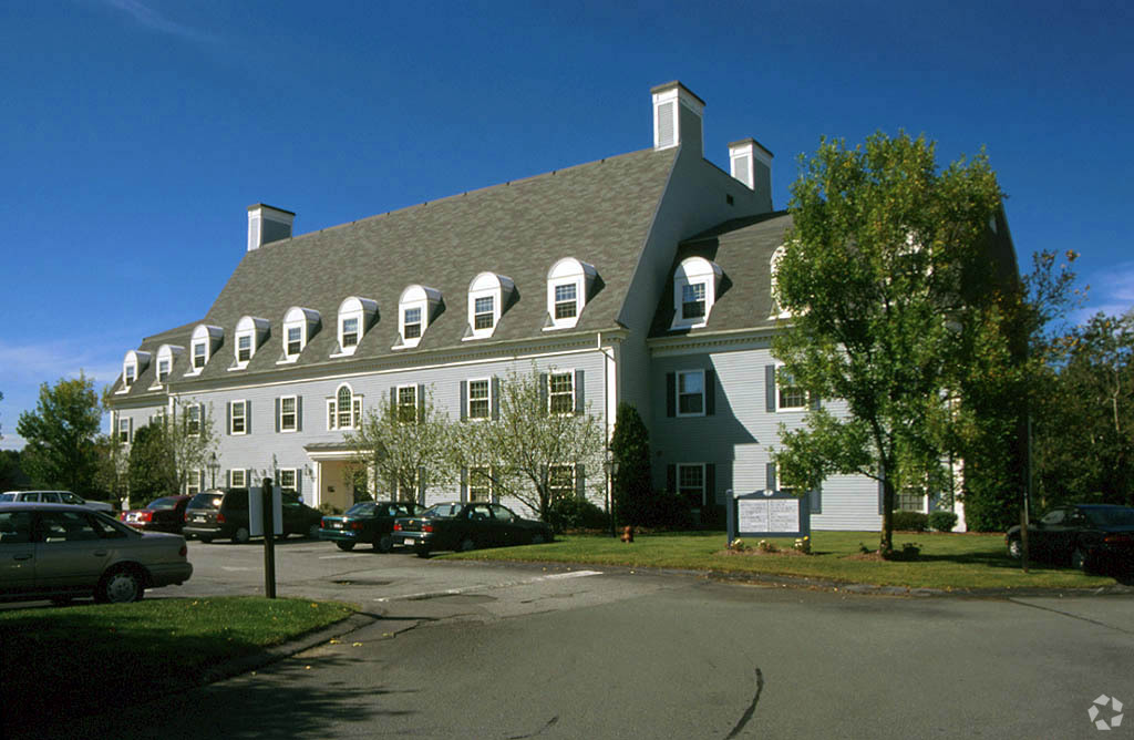 7 Essex Green Dr, Peabody, MA 01960 | LoopNet