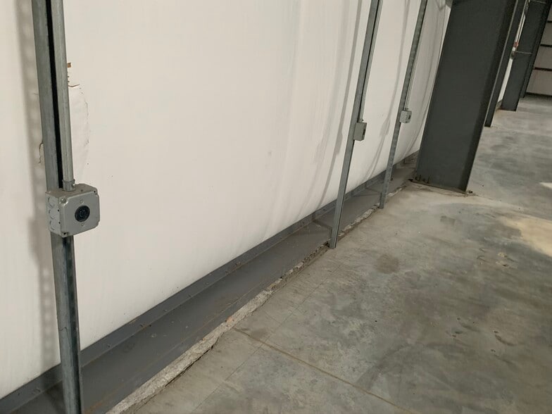 221 Progress Pky, Franklin, VA for lease - Building Photo - Image 2 of 9