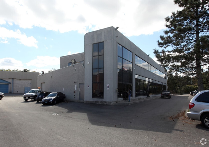 270 Drumlin Cir, Vaughan, ON for sale - Primary Photo - Image 1 of 1