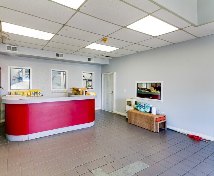 530 E Holt Ave, Pomona, CA for sale - Interior Photo - Image 3 of 19