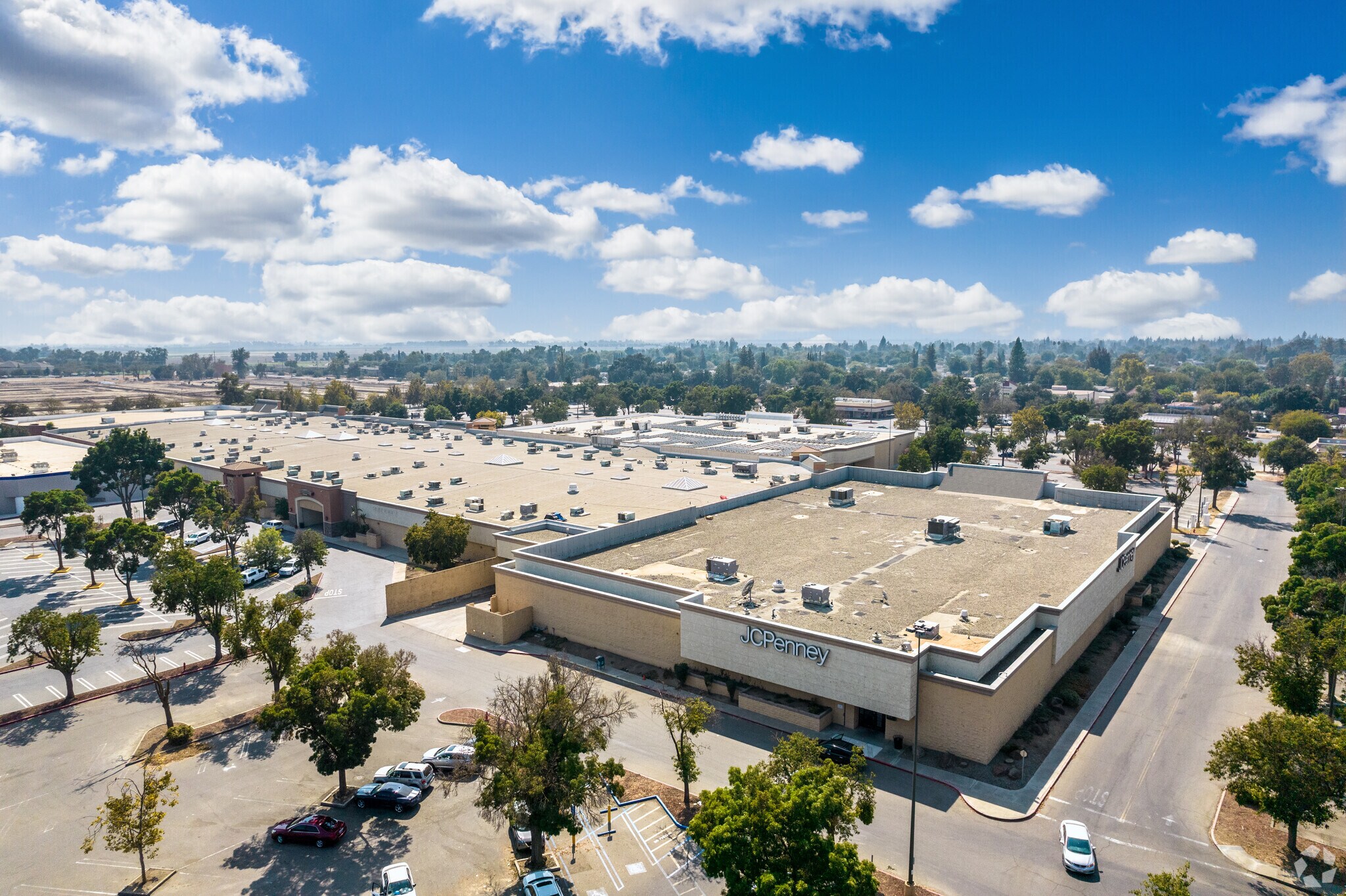 1264 E Gibson Rd, Woodland, CA 95776 County Fair Mall