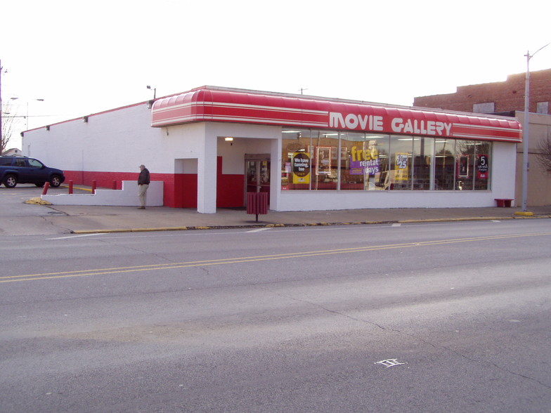 216 W Main St, West Frankfort, IL for sale - Building Photo - Image 1 of 1