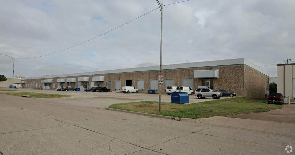 1013-1031 Avenue M, Grand Prairie, TX for lease - Building Photo - Image 1 of 1