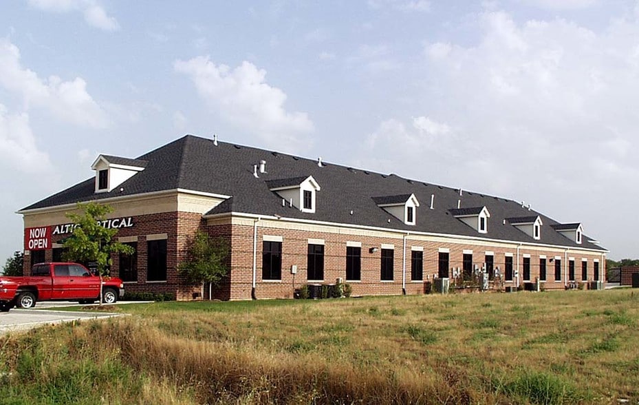 3345 Western Center Blvd, Fort Worth, TX for lease - Building Photo - Image 2 of 11