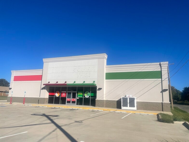 1022 E Robert S Kerr Blvd, Wynnewood, OK for lease - Building Photo - Image 1 of 4
