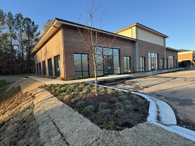 1041 Darrington, Cary, NC for lease - Primary Photo - Image 1 of 5