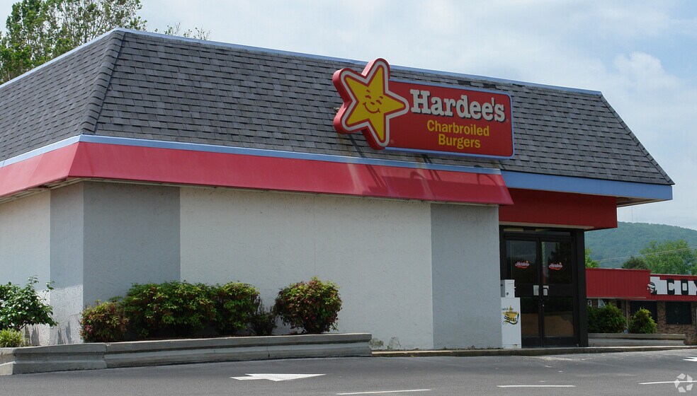 1201 E Highway 12, Milbank, SD 57252 Hardee's