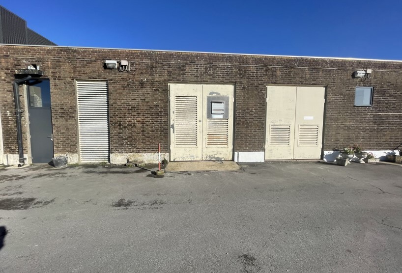 A356, Dorchester for lease - Building Photo - Image 1 of 3