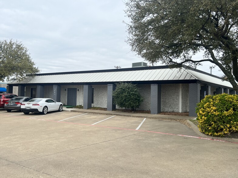 5001 Rowlett Rd, Rowlett, TX for lease - Primary Photo - Image 1 of 13