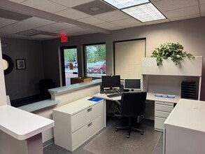 9200-9220 Forest Hill Ave, Richmond, VA for lease Interior Photo- Image 2 of 6