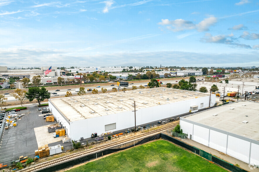 1111-1121 W Artesia Blvd, Compton, CA for lease - Building Photo - Image 3 of 6