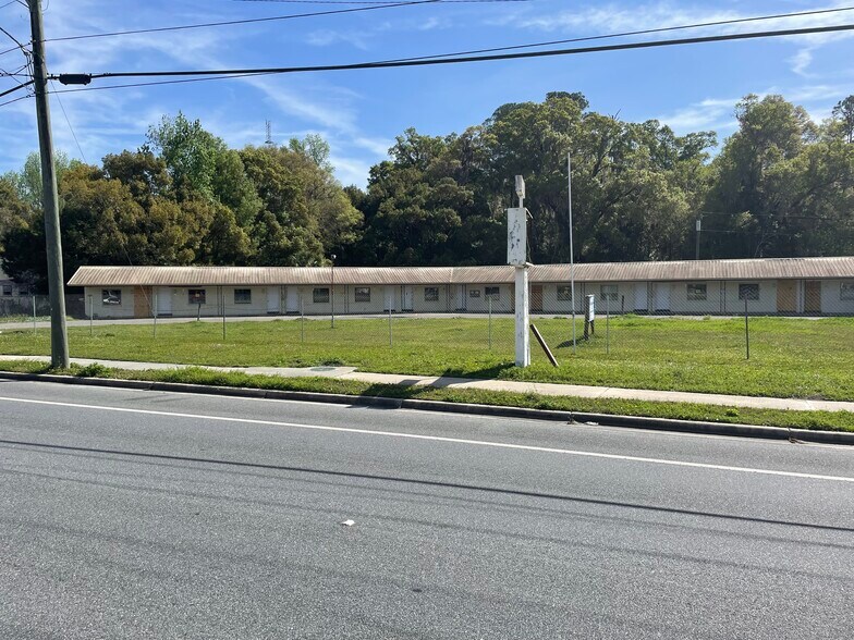 1900 N Temple Ave, Starke, FL 32091 19 Units NON TRANSIT Apartments