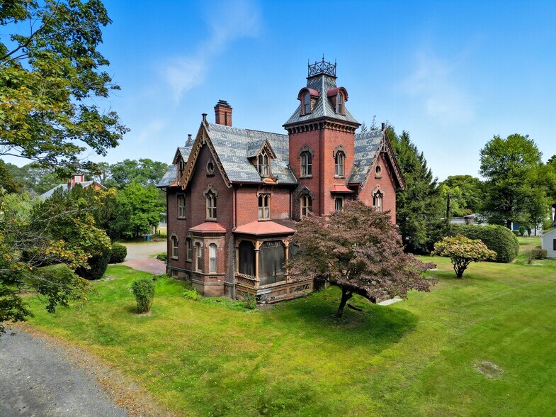 18 Elm St, Hatfield, MA for sale - Building Photo - Image 3 of 17