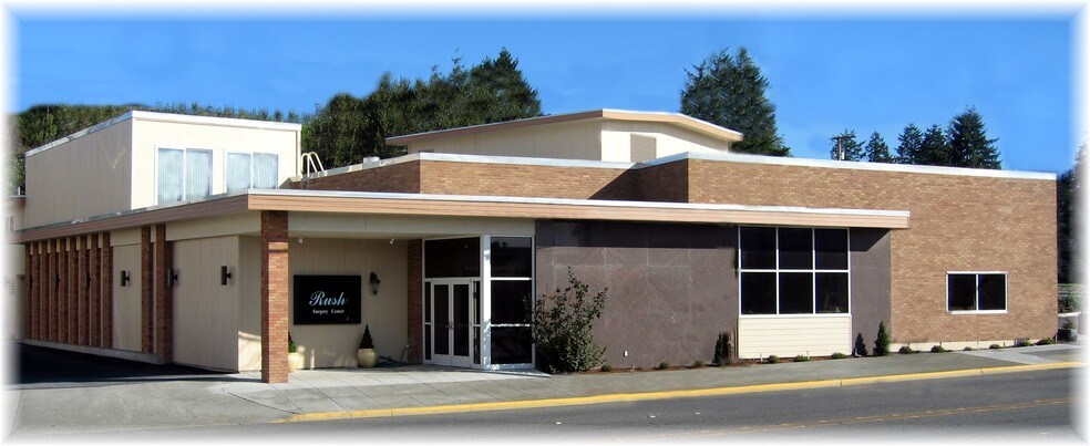 648 Chetco Ave, Brookings, OR for sale - Building Photo - Image 1 of 1