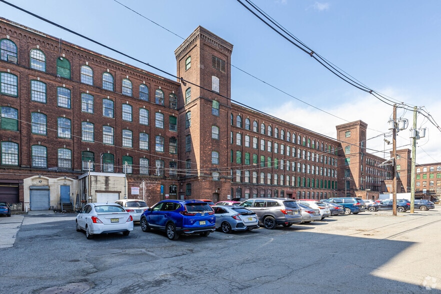 107 Trumbull St, Elizabeth, NJ for lease - Building Photo - Image 3 of 6