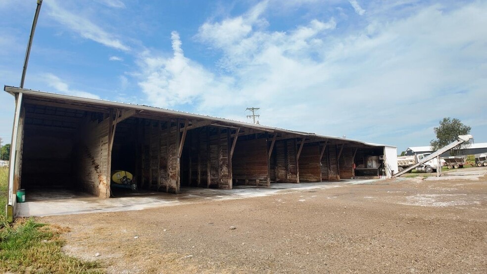 117 Sartin Dr, Edmonton, KY for sale - Building Photo - Image 3 of 14