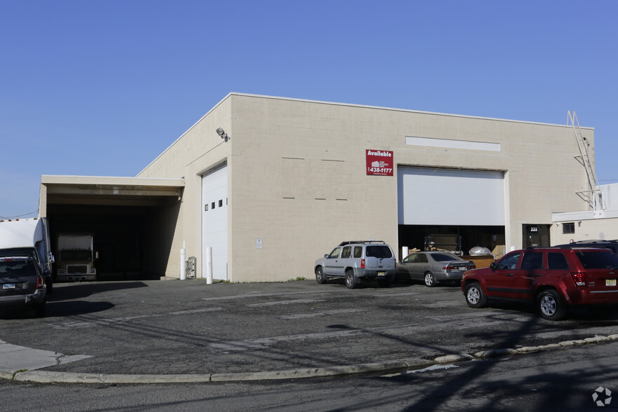 233 Lodi St, Hackensack, NJ for lease - Building Photo - Image 1 of 6