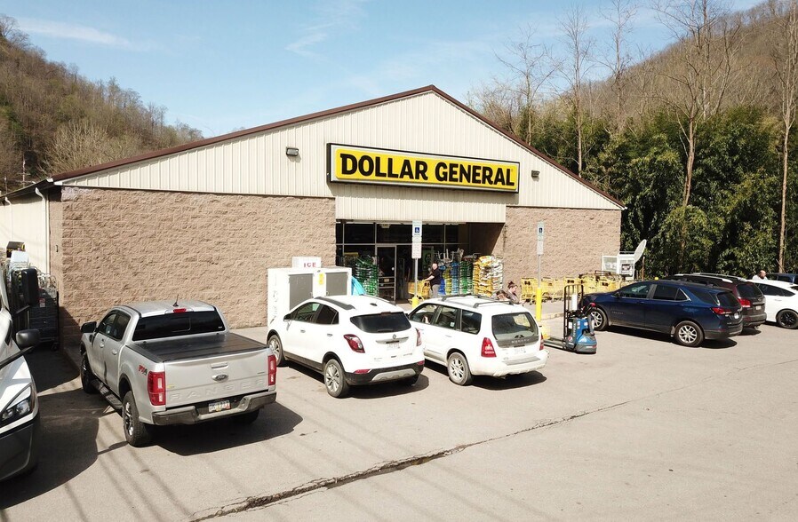 5351 Coal Heritage Rd, Iaeger, WV 24844