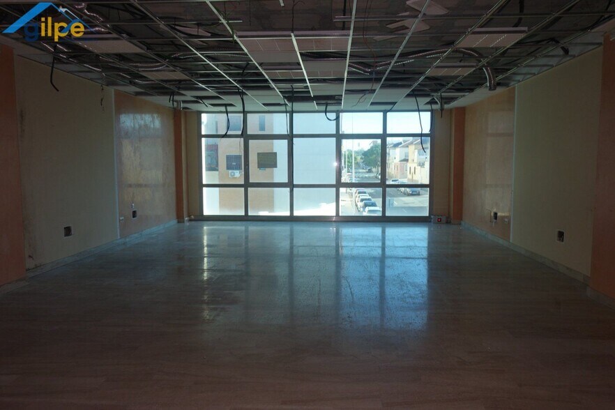 Office in Alcalá de Guadaíra, Sevilla for sale - Building Photo - Image 2 of 15