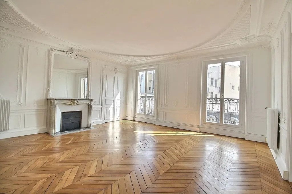 Office in Paris for lease Interior Photo- Image 1 of 10