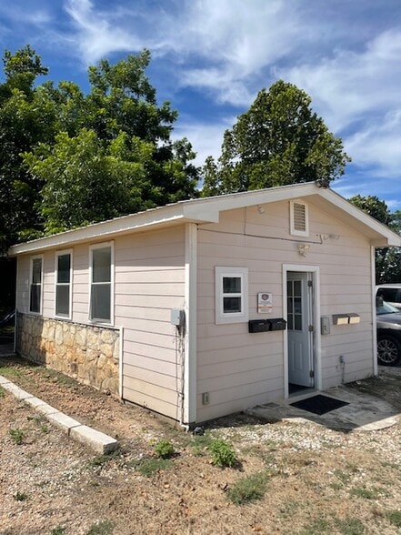 1630 County Road 279, Liberty Hill, TX for lease - Building Photo - Image 2 of 8