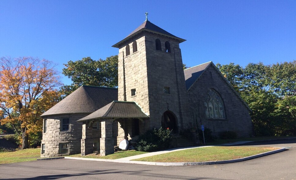 5 N Main St, Redding, CT for sale - Building Photo - Image 1 of 1