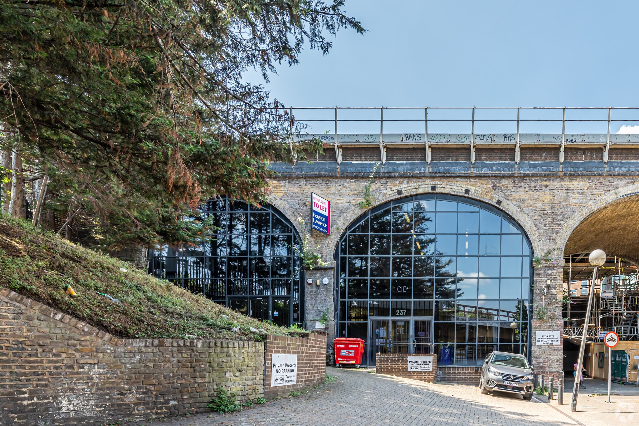 237-237A Queenstown Rd, London for sale Primary Photo- Image 1 of 1