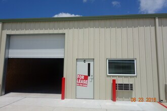 2260 Dickinson Ave, Dickinson, TX for lease Interior Photo- Image 1 of 7