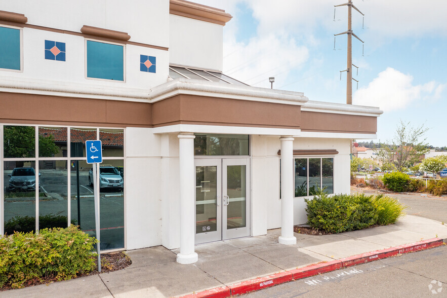 1178 Admiral Callaghan Ln, Vallejo, CA for lease - Building Photo - Image 3 of 8