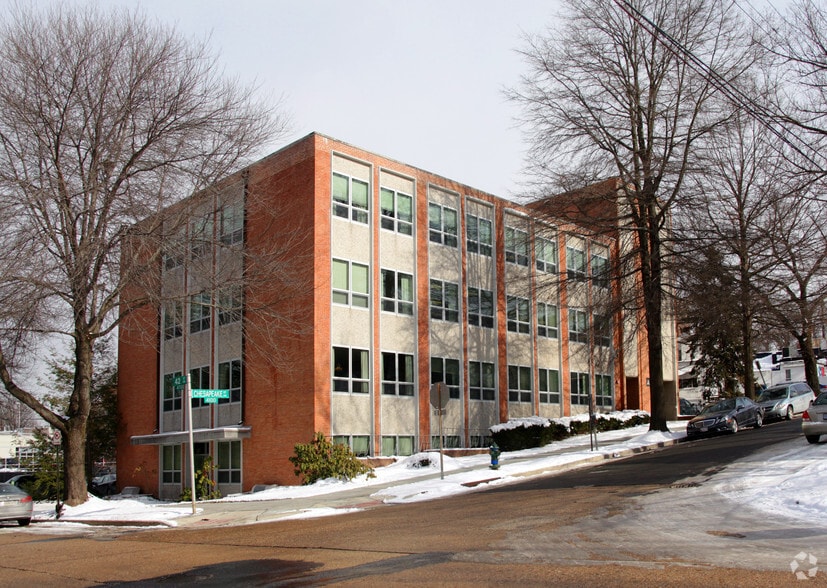 4115 Chesapeake St NW, Washington, DC for sale - Primary Photo - Image 1 of 2