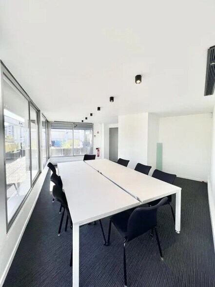 Office in Puteaux for lease - Building Photo - Image 3 of 8