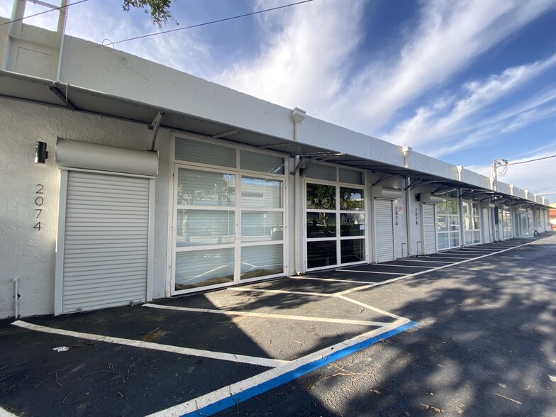 2074-2090 NW 21st St, Miami, FL for lease - Building Photo - Image 1 of 5