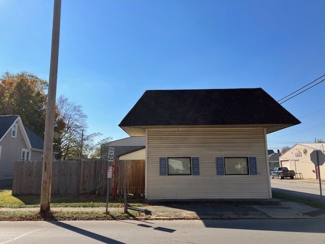 1401 Main St, Vincennes, IN for sale Building Photo- Image 1 of 1